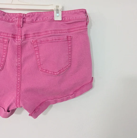 Torrid Denim Shorts Mid Rise Cuffed Hem Patch Pockets Stretch Hot Pink 20 - Picture 5 of 10